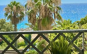 Apartasuites Royal Zahara, Máximo confort con vistas al mar